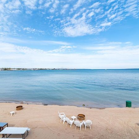 Clearwater Lakeshore Motel Маккино Сити Экстерьер фото