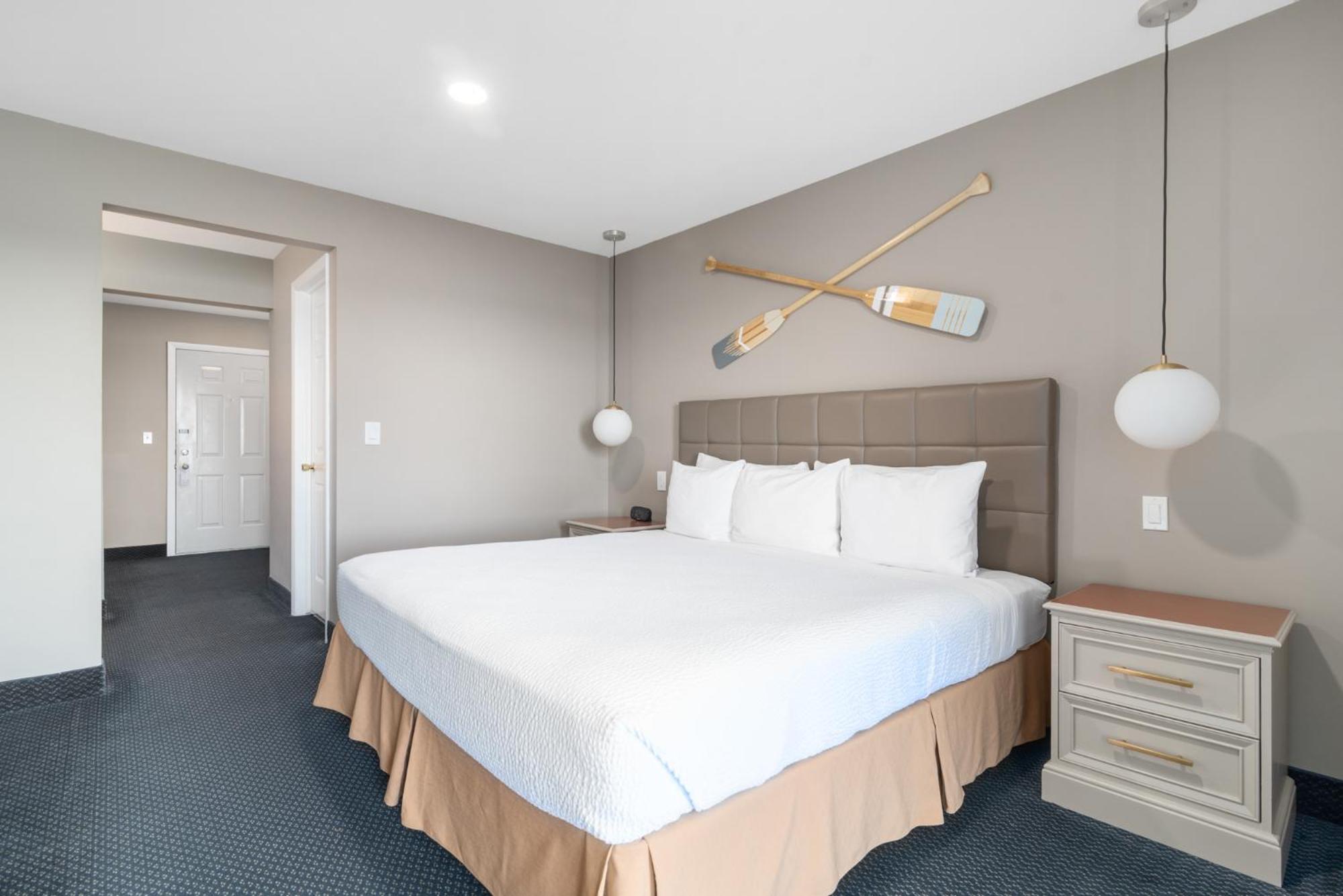 Clearwater Lakeshore Motel Маккино Сити Экстерьер фото