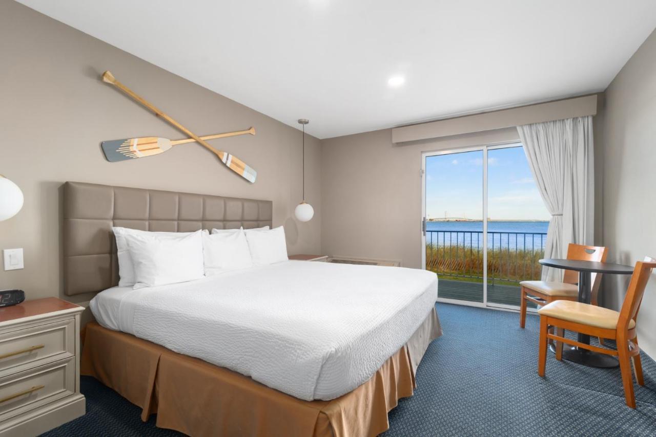 Clearwater Lakeshore Motel Маккино Сити Экстерьер фото