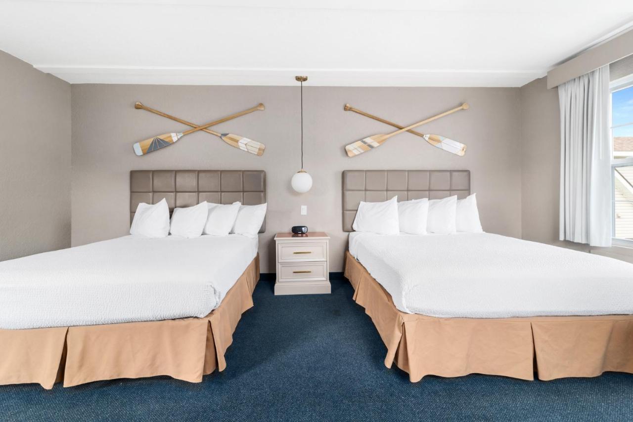 Clearwater Lakeshore Motel Маккино Сити Экстерьер фото