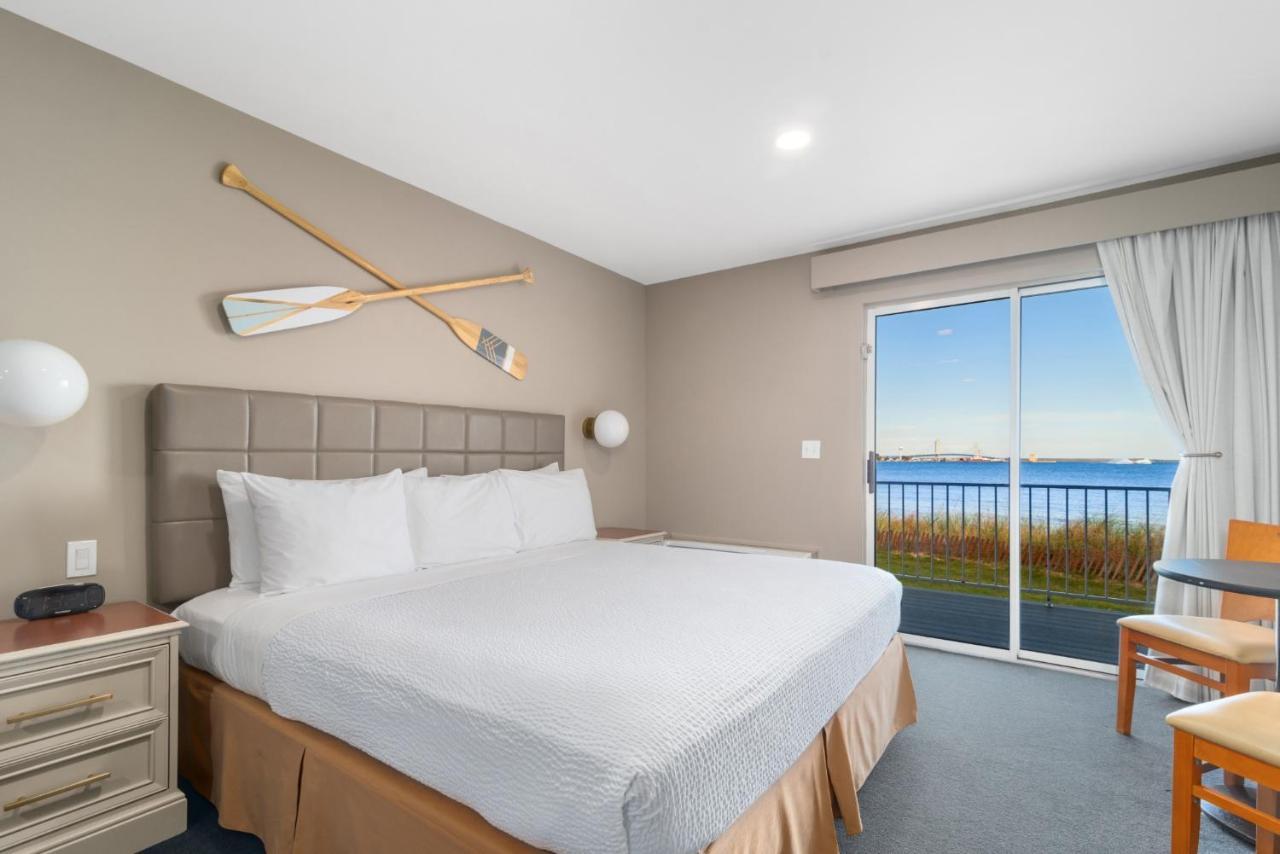 Clearwater Lakeshore Motel Маккино Сити Экстерьер фото