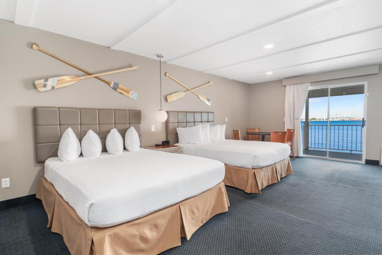 Clearwater Lakeshore Motel Маккино Сити Экстерьер фото