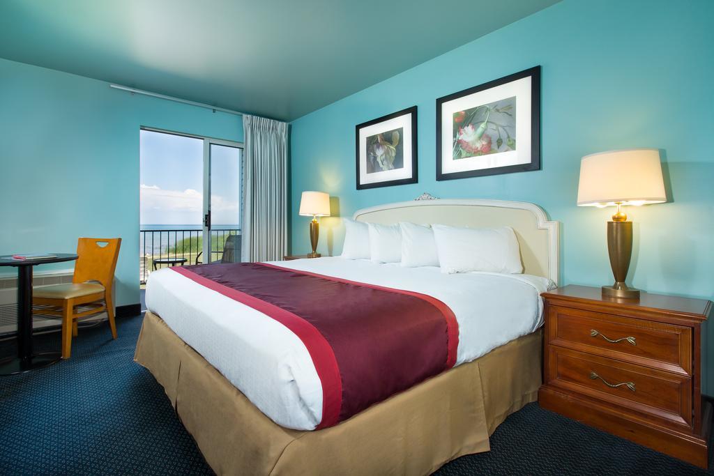Clearwater Lakeshore Motel Маккино Сити Номер фото