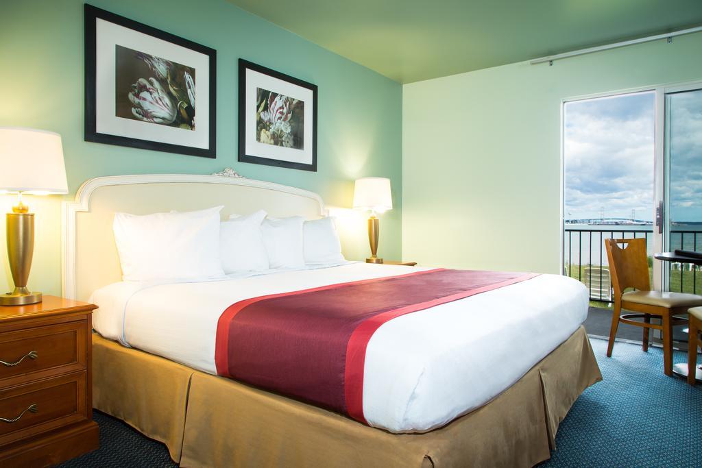 Clearwater Lakeshore Motel Маккино Сити Экстерьер фото